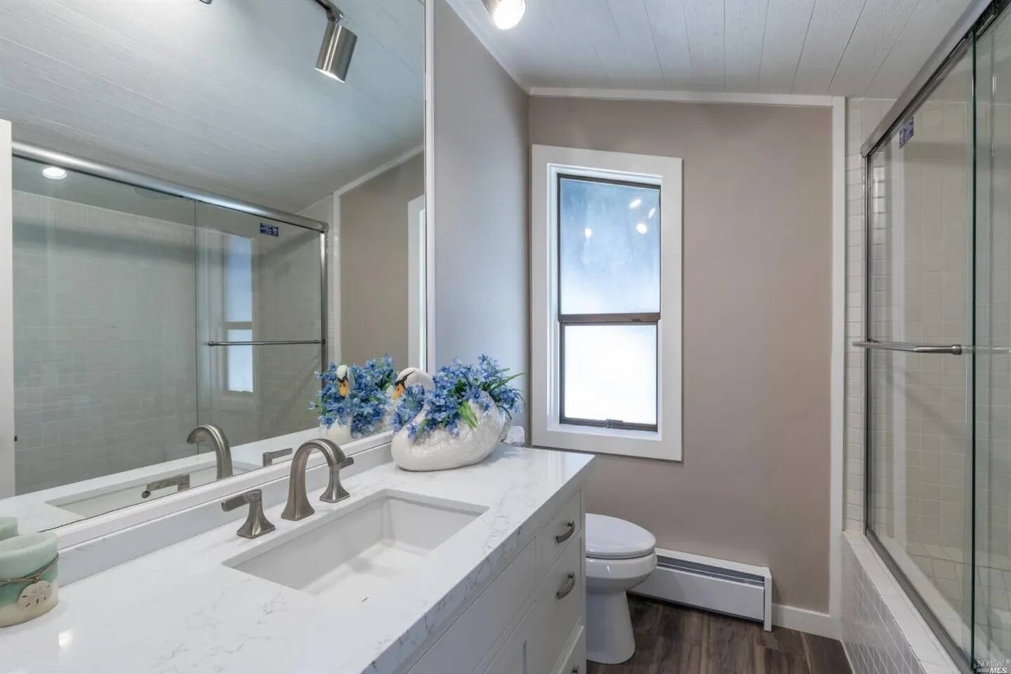 Harbor View Hideaway 38