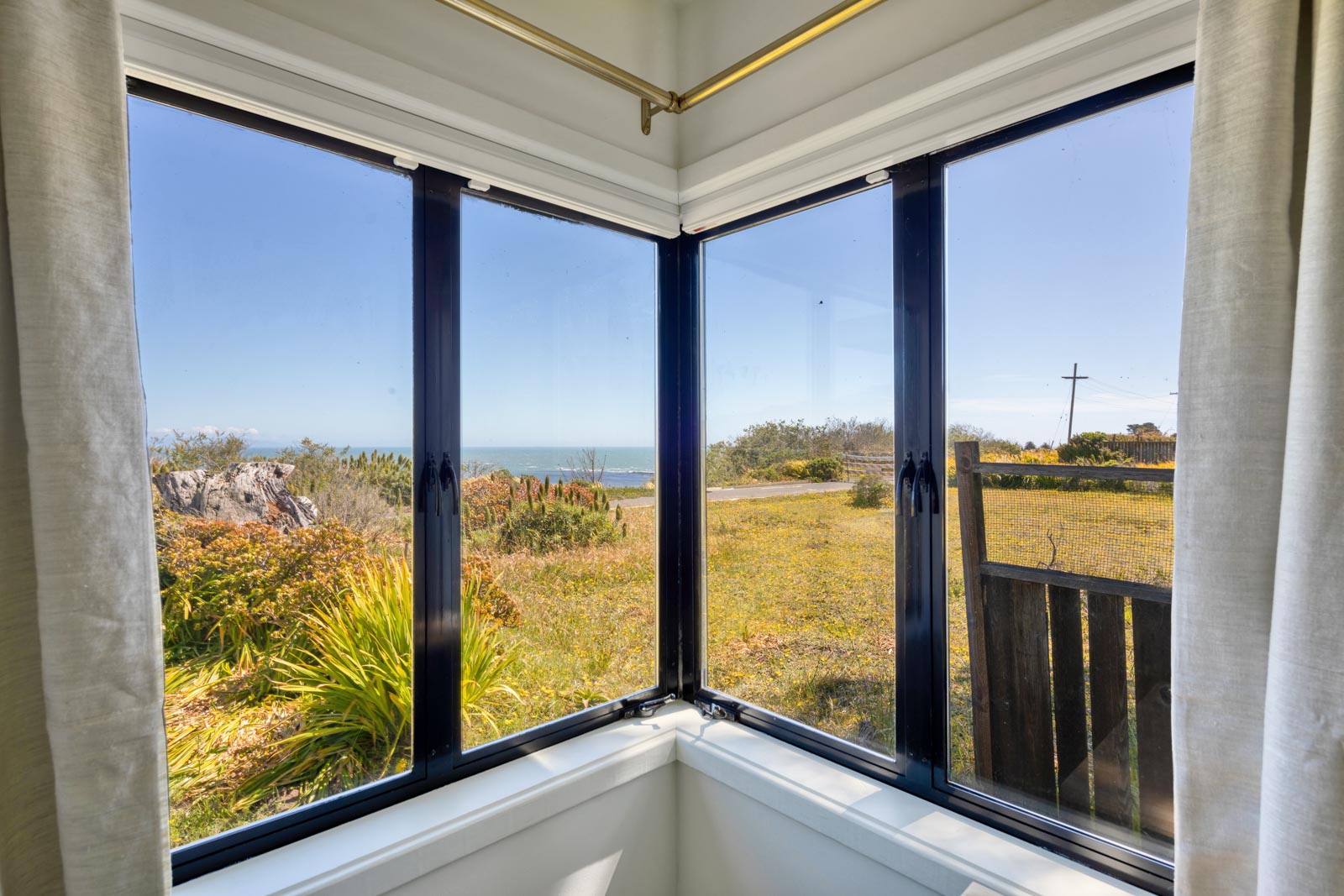 Oceanfront Bolinas hide-a-way 19