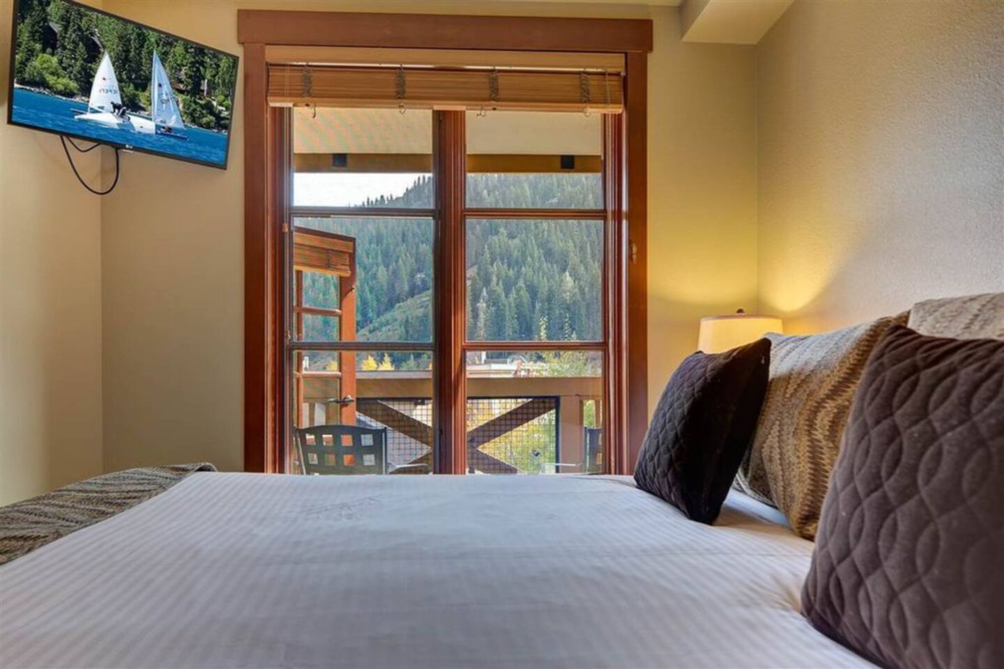 Palisades Village View Condo 11