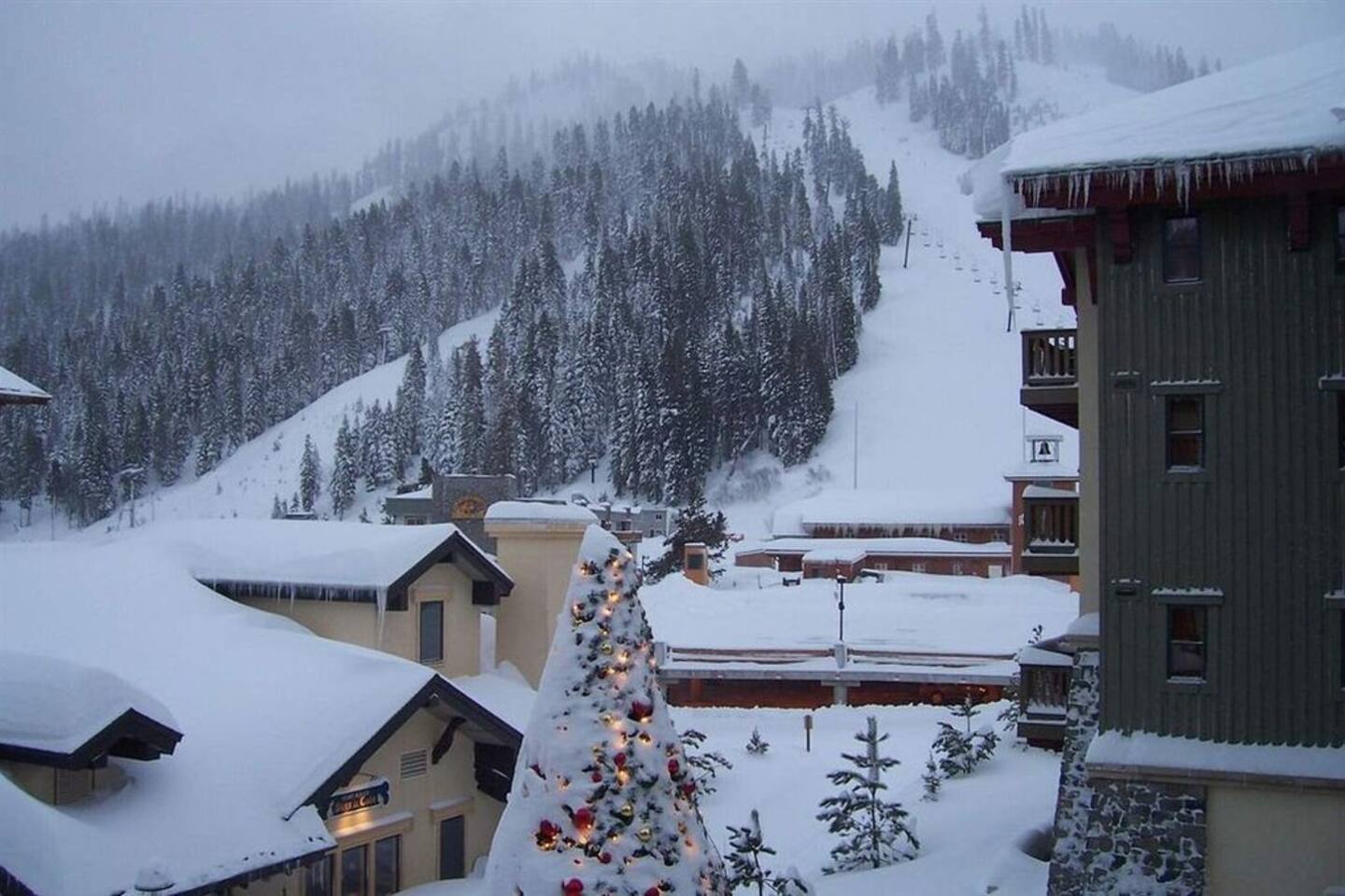 Palisades Village View Condo 19