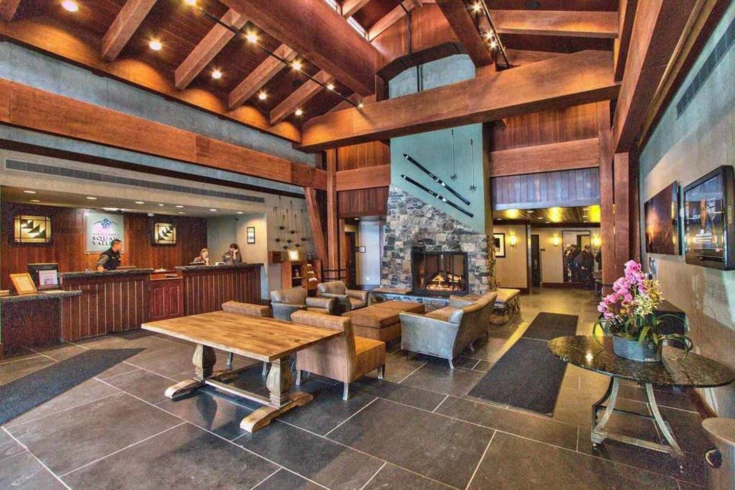 Palisades Village View Condo 23