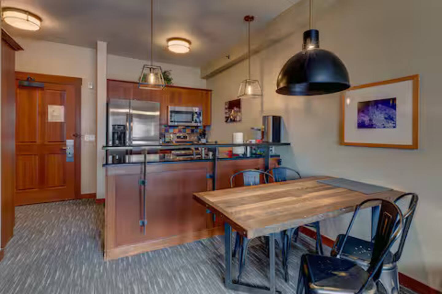 Palisades Village View Condo 24