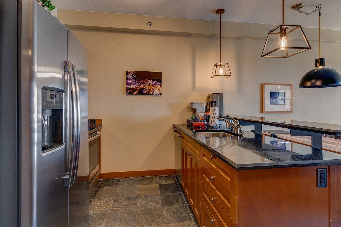 Palisades Village View Condo 25