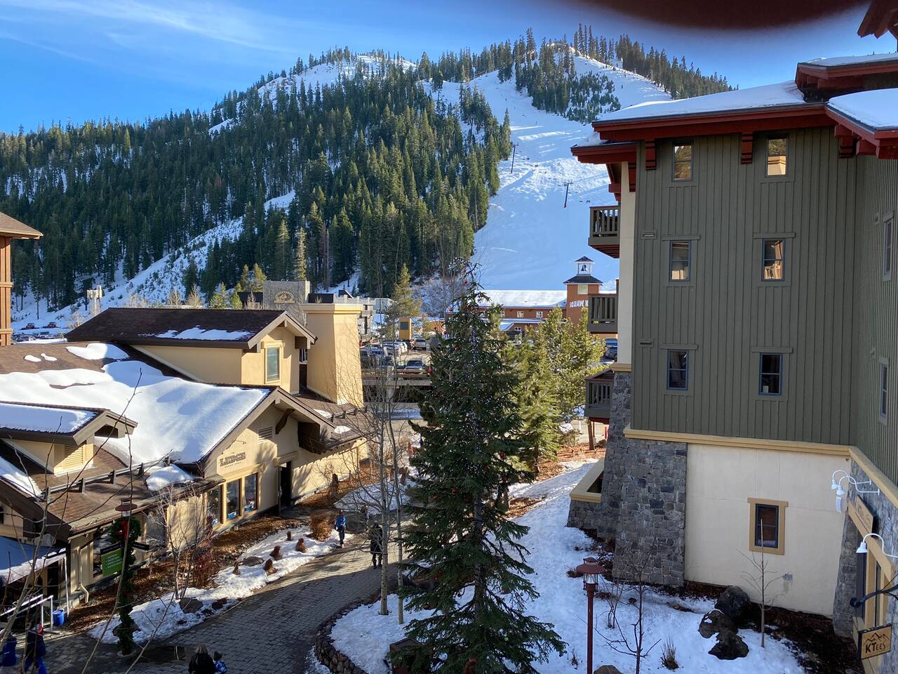 Palisades Village View Condo 28