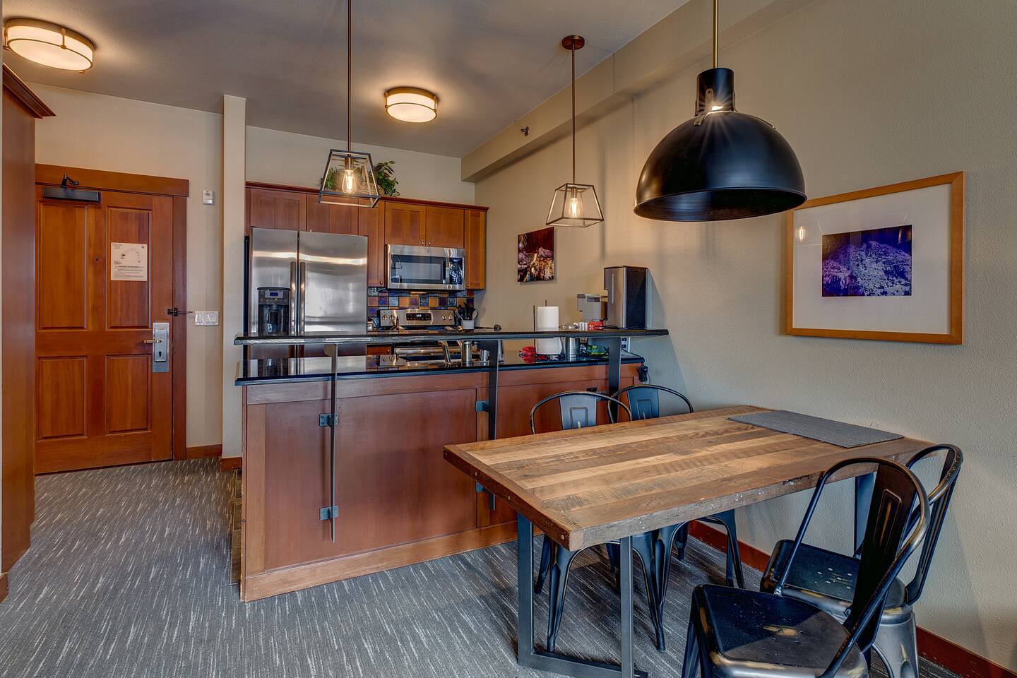 Palisades Village View Condo 7