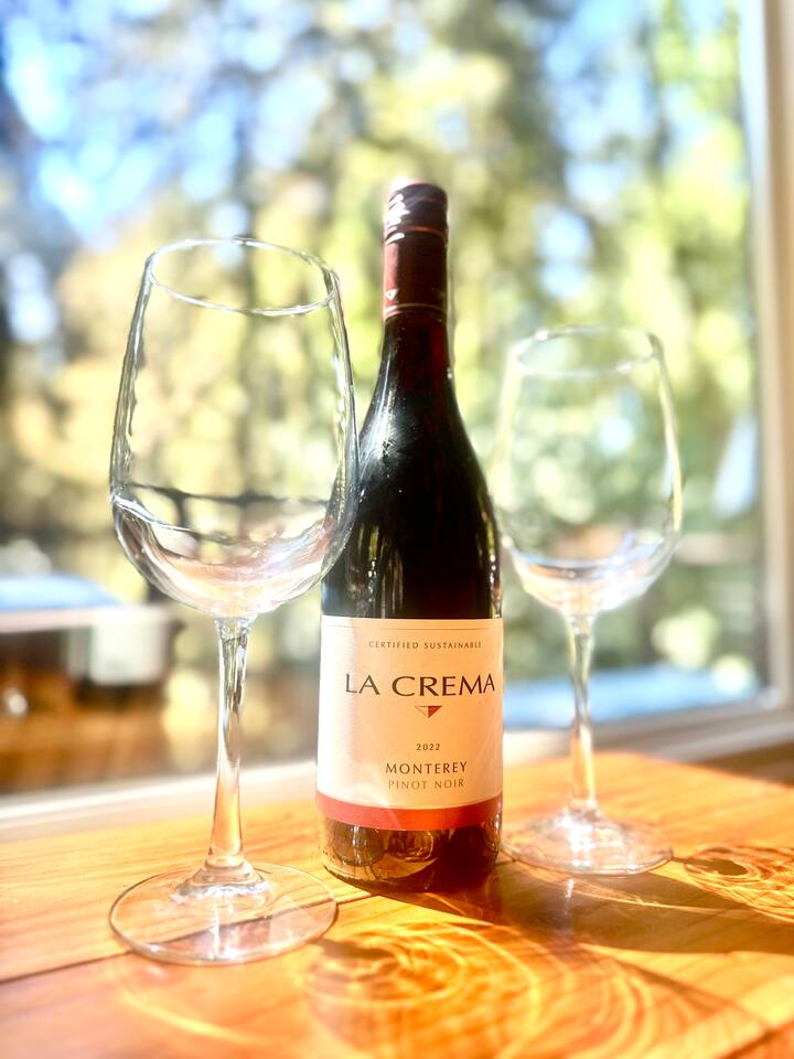 Redwood Treehouse with Hot Tub 2